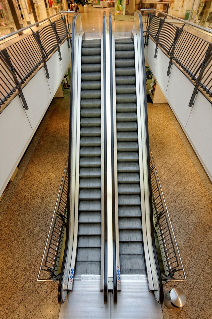 escalators 2619628 1280